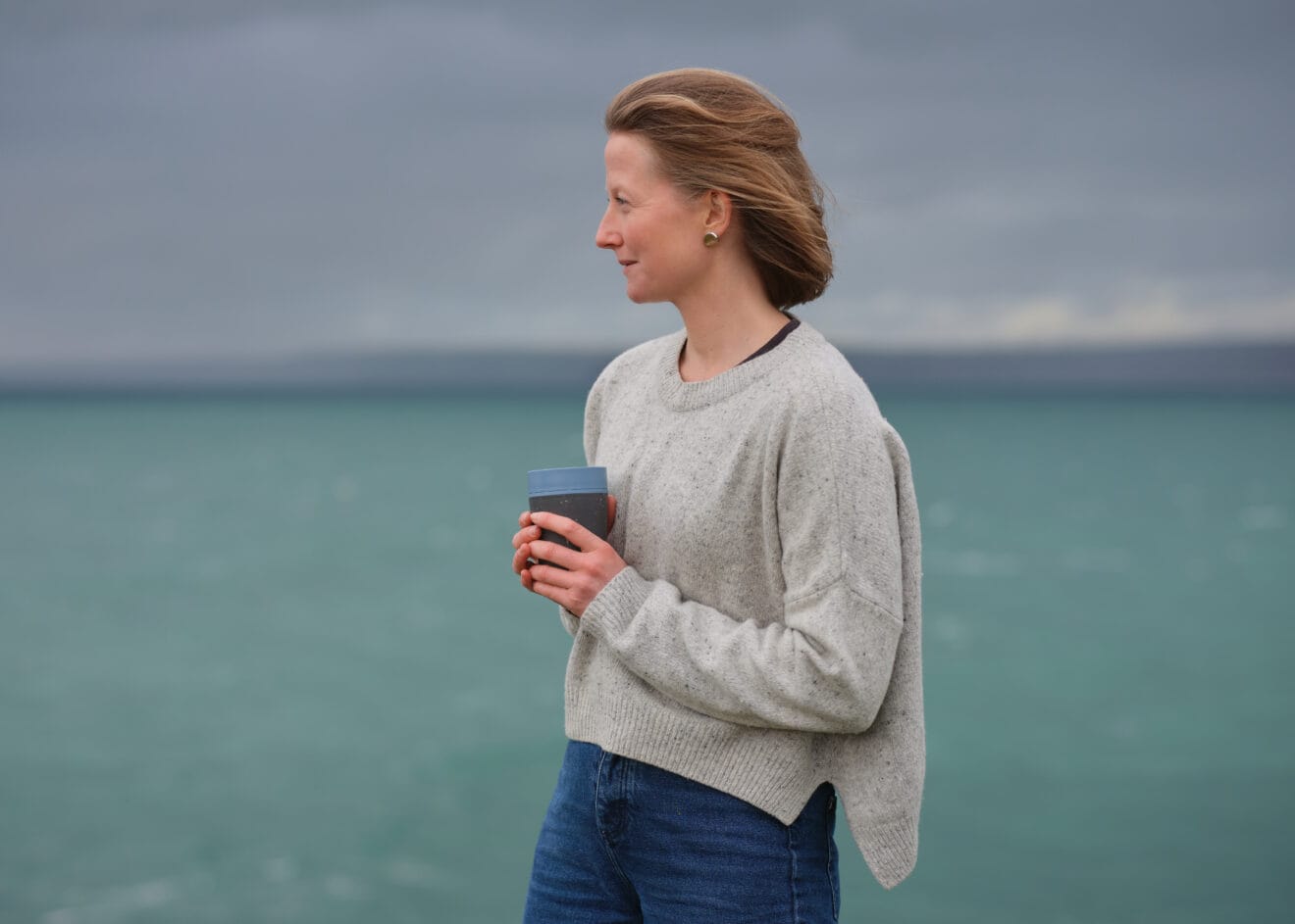 Circular&Co. Reusable Coffee Cup, 8oz (227ml) - Grey and Rockpool Blue - Image 5