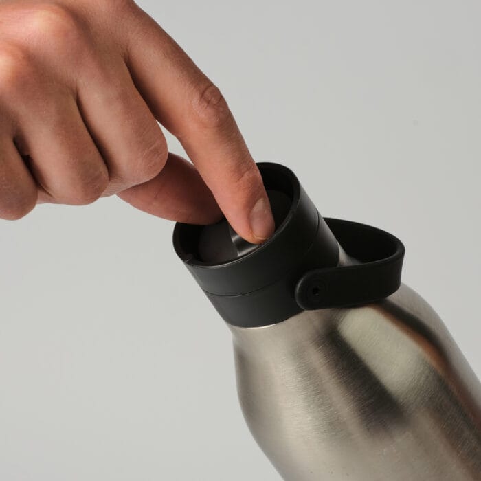 Circular&Co. Reusable Stainless Steel Water Bottle, 750ml – Uncoated Ink Black - Image 7
