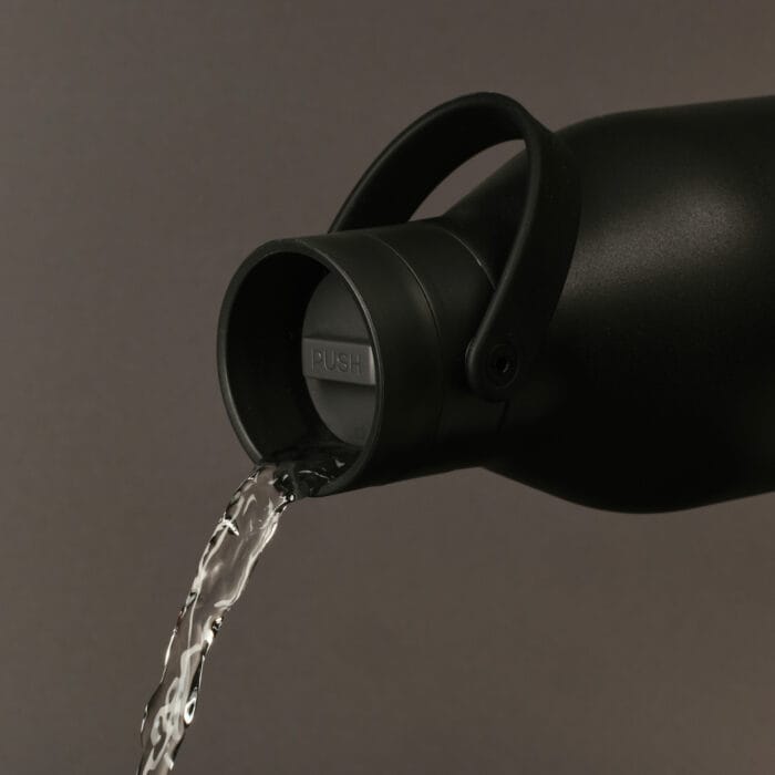 Circular&Co. Reusable Stainless Steel Water Bottle, 750ml – Coated Ink Black - Image 4