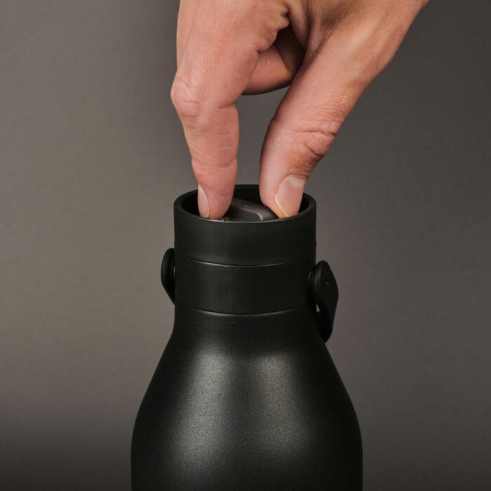 Circular&Co. Reusable Stainless Steel Water Bottle, 750ml – Coated Ink Black - Image 6